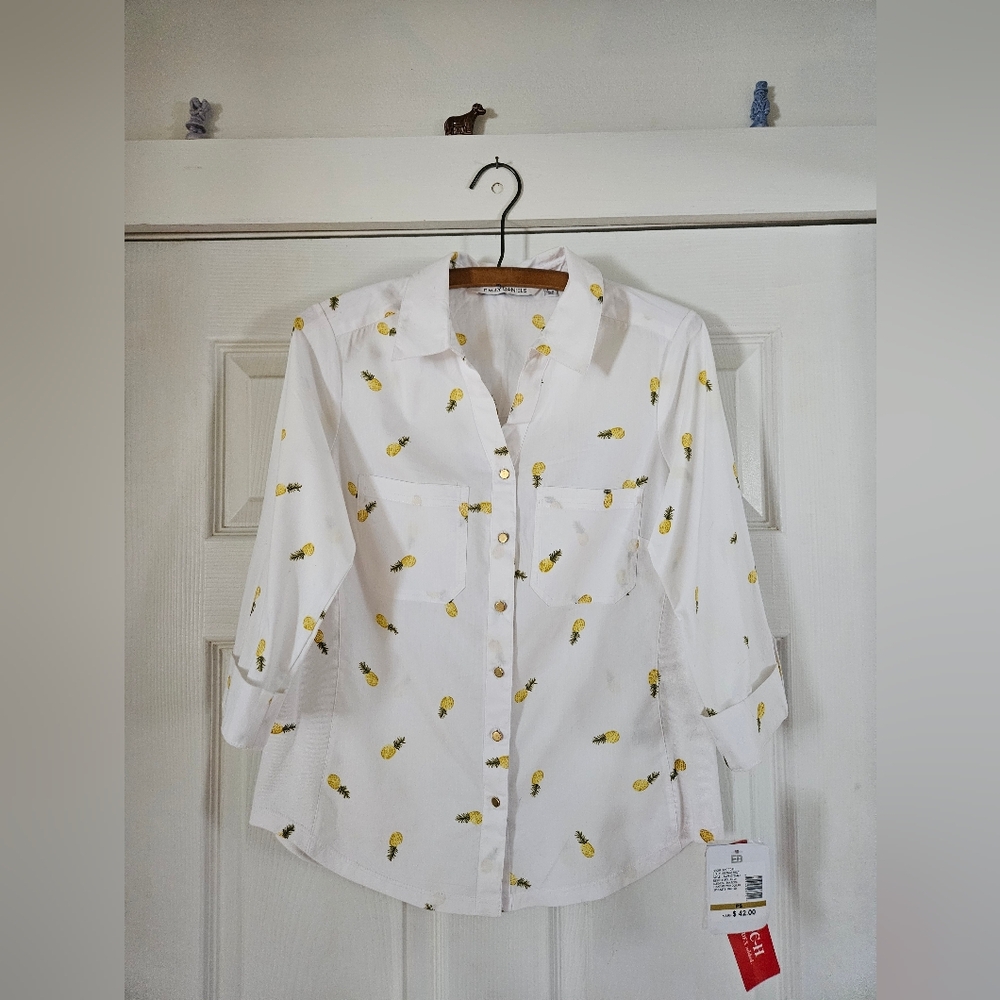 NWT Emily Daniels White Button Up Shirt with Fun Pineapple Print PS
